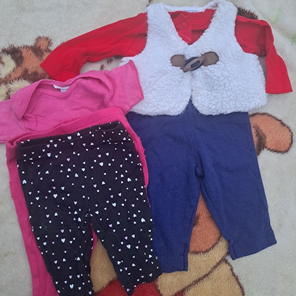 🙂 3/15 Carter's newborn shirts and pants. ❤️🍼🧸and Gerber pants